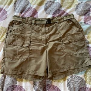 Llbean women’s tropic wear shorts with belt